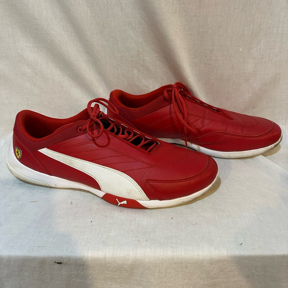 EUC Men’s Pumas